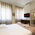 Vatican City Historic Center -Luxury Flat With Garden And Private Parking