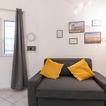 La Dolce Vita Apartment - Metro Jonio