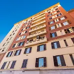 Apartment In Tuscolana Train Station & Metro A
