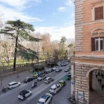 Drago D\'Oro Guesthouse - Accross From Metro Vittorio Emanuele