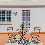 La Petit Maison