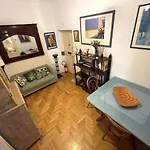 Cozy Artsy Apt Near The Vatican