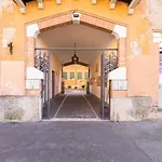 Bright And Spacious 2Bdr Apartment