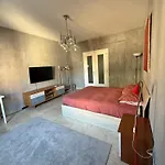 Camera Grande E Bagno Riservato