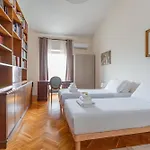 Skyline Penthouse With Private Rooftop
