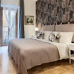 Urbana Apartment Colosseum