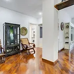 Bdc - Central Charming 2-Bdr!