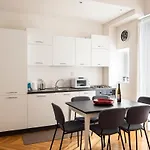 St Peter Apartment Metro At 3 Minutes