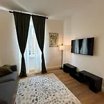Rosy Luxury Apartment