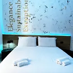 Ese Luxury Spa Suites - Elegant Jacuzzi Suite, Quiet&Central