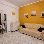 Casa Costanza