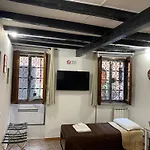 Casa Vicolo Moroni - Trastevere