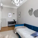 Piramide Deluxe Apartment