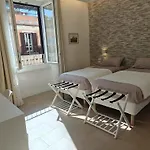 La Casa Di Mida - Rome Center