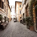 Navona Opera Holiday House
