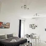 Vaticanum Modern & Family Apartment
