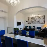 Iron Apartment Santa Maria