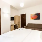 Renovated 2-Bdr Flat Statuto - Zen 51