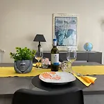 Piramide Romantic Home