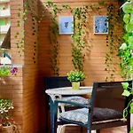 Appia Antica Rome Apartment, Subway, Near Colosseum, Design & Comfort, Balcony