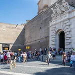 B&B Vatican\'S Keys