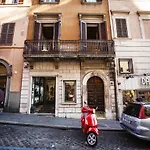 Crispi Apartment