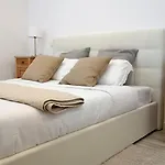 Momahostel Guest House