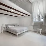 Antique-Modern Flat By Navona Square