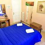 Casa Vacanza Frendy - Zona con Parcheggio Gratis sulla strada