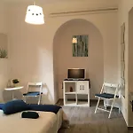 Post-It Guesthouse