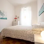 Vatican S&G Apartment 6 Sleeps Walk Everywhere!