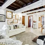 Trevi Fountain Apartment