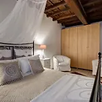 Trevi Fountain Apartment