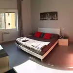 Rhome Away Marconi