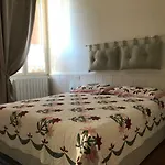 Agli Acquedotti Romani