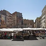 Farnese House In Rome
