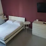 Rhome Away Marconi