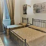 Al 138 Town House