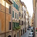 Stylish apartment in central Rome Centro Storico