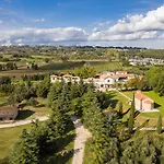 Amazing Villa Baccanello