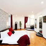 Enchanting Jacuzzi Suite Trastevere