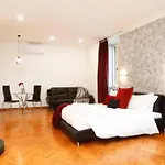 Enchanting Jacuzzi Suite Trastevere
