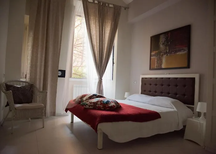 Beautiful And Spacious Apartment Next To Termini 10 Minutes From Coliseum