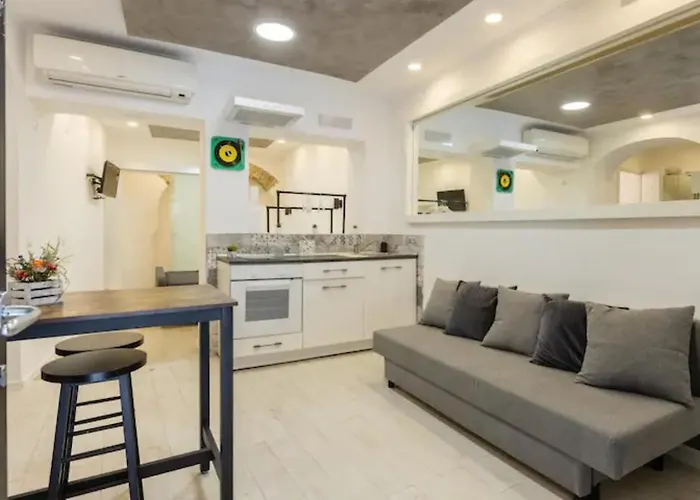 Historical Workshop Apartment - Fico