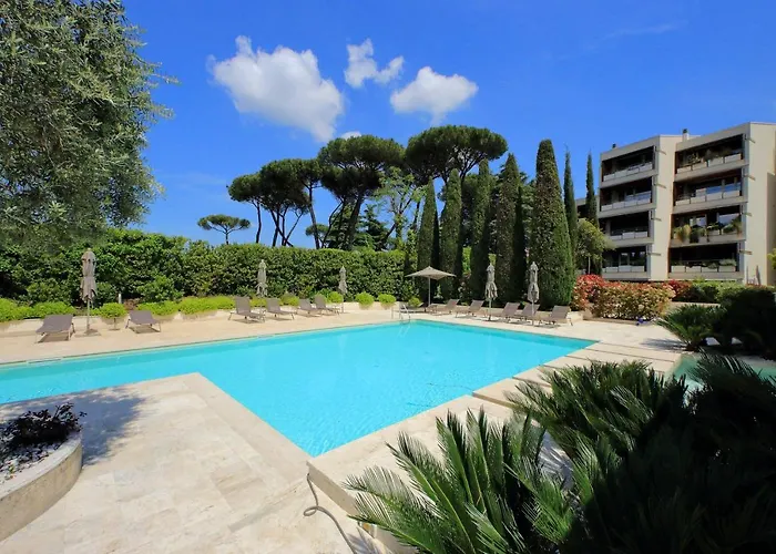 Luxury Aurelia Apartment With Swimming Pool