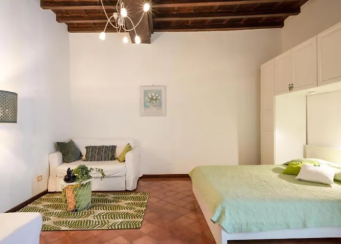 Navona Square House