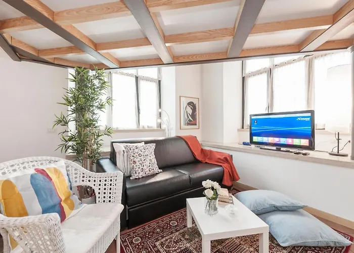 Inviting 3-Bed Apartment In Roma 4Mins To Colosseo
