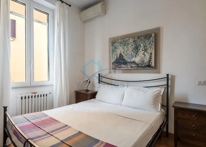 Refined Cozy Nest In Vatican