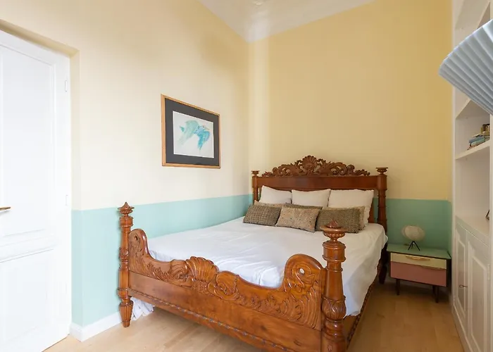 Spanish Steps Luxury Fashion Apartment