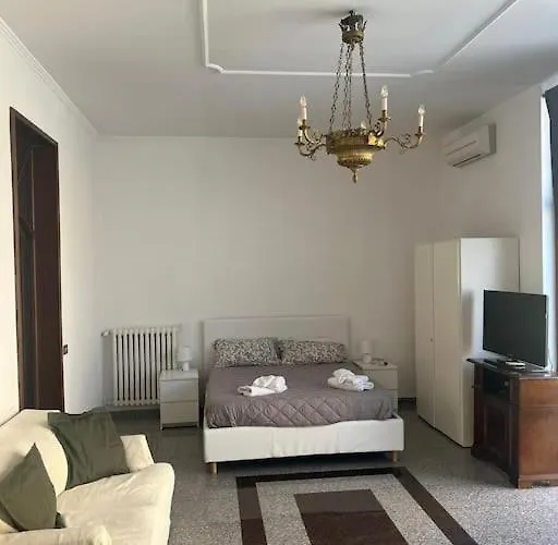 Domus Pretorio, Roma Centro